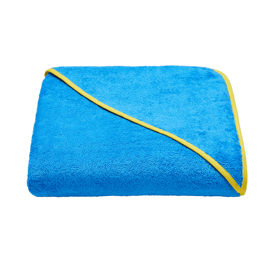 Kapuzenhandtuch 140x140 cm aus Bio-Baumwolle in Blau mit Gelb – gefaltet mit Kapuze