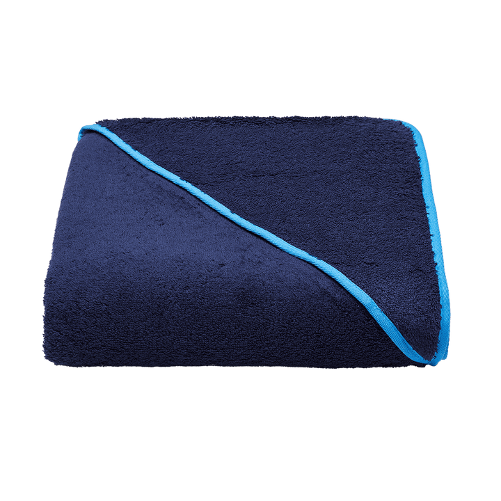 Kapuzenhandtuch 140x140 cm aus Bio-Baumwolle in Navy mit Blau – gefaltet mit Kapuze