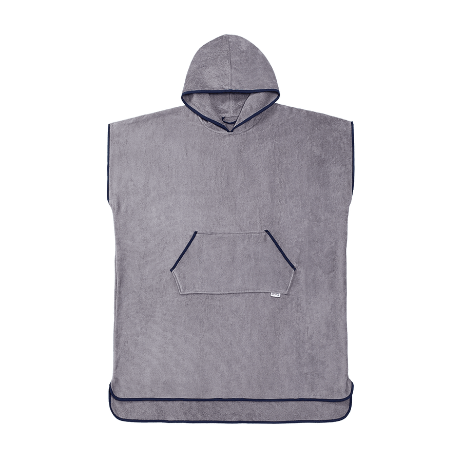 Surfponcho aus Bio-Baumwolle in Grau mit Navy – Vorderansicht