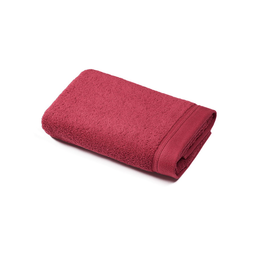 Handtuch 50x100 cm aus Bio-Baumwolle in Bordeaux – gefaltet