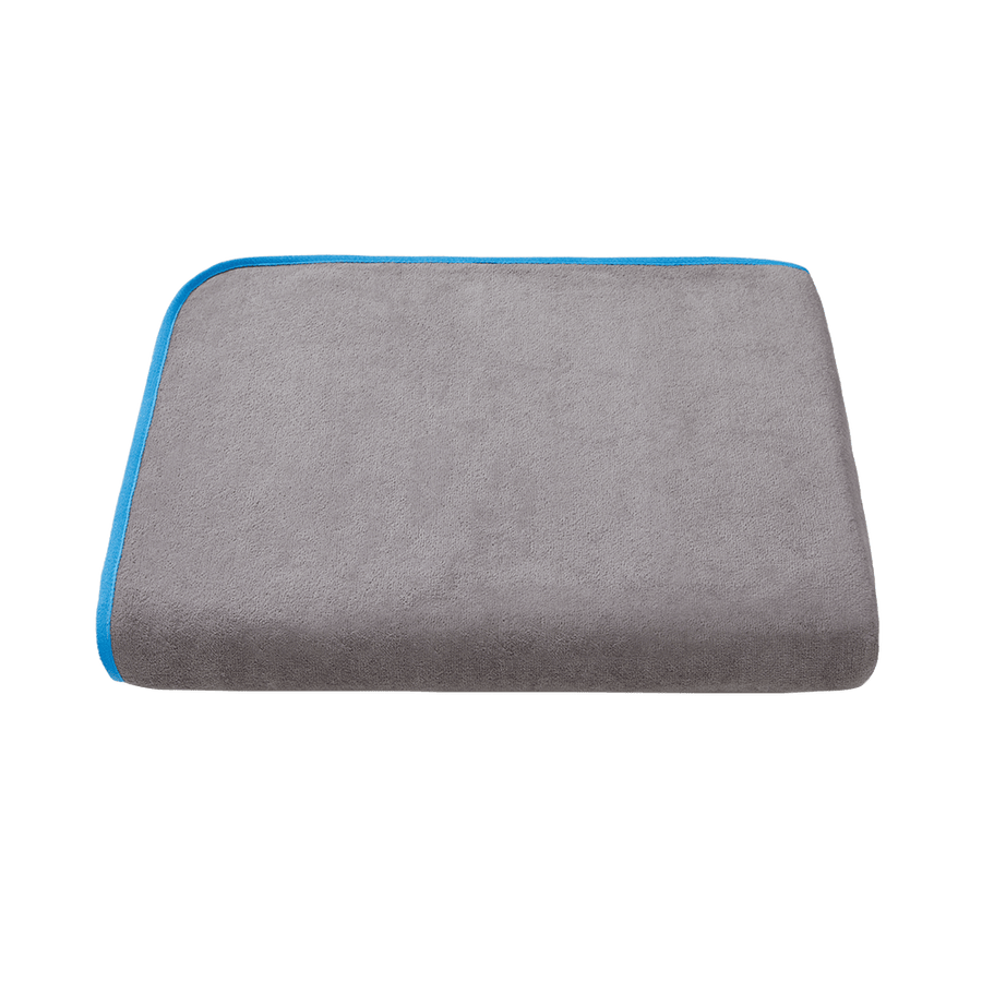 XXL-Strandtuch 160x200 cm aus Bio-Baumwolle in Grau mit Blau – ausgebreitet