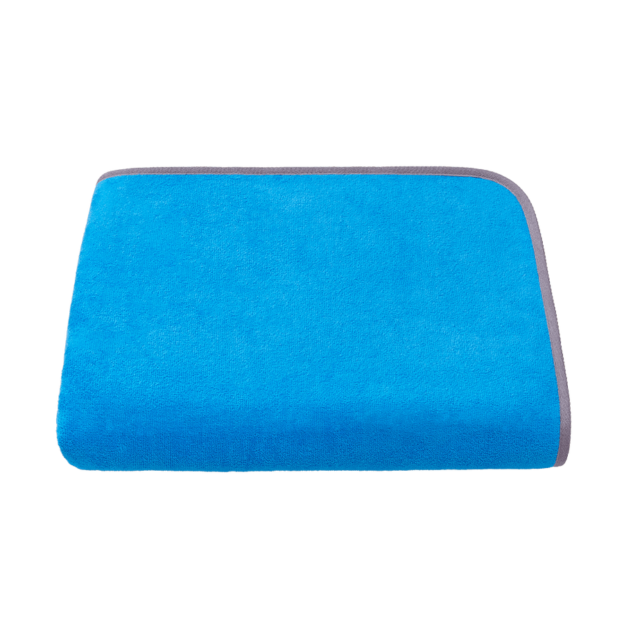 Sauna- und Strandtuch 80x220 cm aus Bio-Baumwolle in Blau mit Grau – ausgebreitet